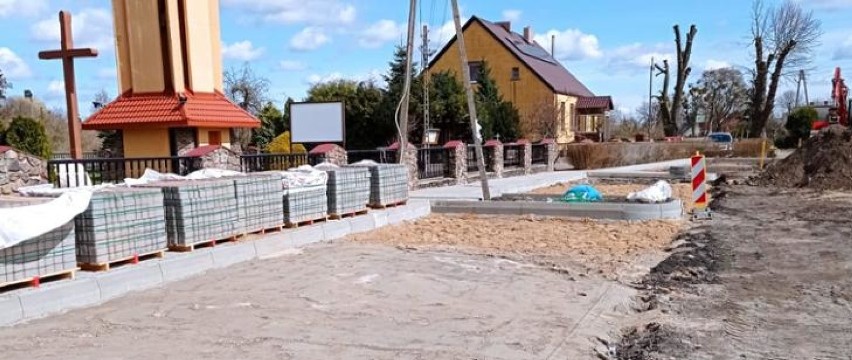 Ruszyła budowa parkingu w Wyszynach w gminie Budzyń. 