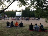 Kino plenerowe w Mosinie - przystanek Glinianki. Sprawdź repertuar na lato 2018. 