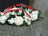 Prezydent Zielonej Góry osobiści złożył kwiaty pod najważniejszym miejskim pomnikiem