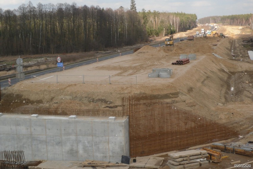 Budowa autostrady A1 Radomsko - Kamieńsk. Jak postępują...