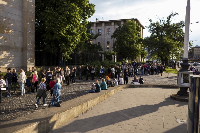 Noc Muzeów 2018 w Warszawie. Tysiące zwiedzających i długie kolejki