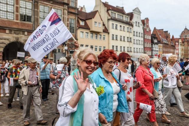 Parada seniorów przeszła ulicami Gdańska. Zobaczcie co się działo! ZDJĘCIA