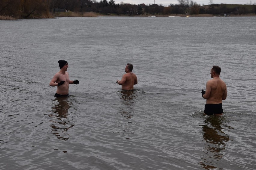 Gniezno: morsowanie na plaży miejskiej [14.03.2021]