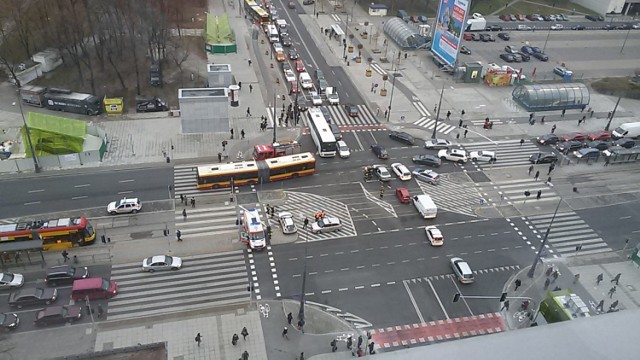 Wypadek na Marszałkowskiej. Są utrudnienia [ZDJĘCIA]