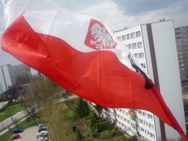 Flaga Polski to wyraz szacunku dla tragicznie zmarłych przedstawicieli władz naszego narodu / fot. Jerzy Binkowski