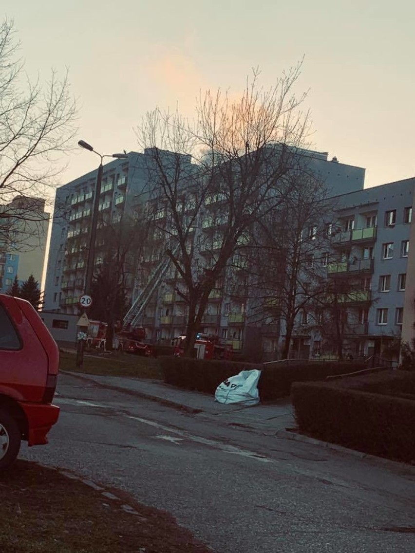 Dąbrowa Górnicza: pożar mieszkania w bloku na Mydlicach [ZDJĘCIA]. Jest zbiórka na remont 