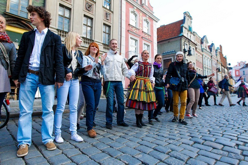 Poznań: Wycinali hołubce na Starym Rynku [ZDJĘCIA, WIDEO]