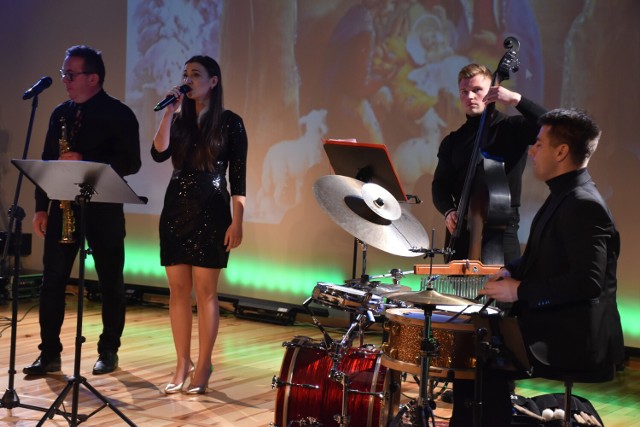 “Kwartet z gwiazdką” z cyklu z kolędą w latynoamerykańskich rytmach przez świat w Państwowej Szkole Muzycznej w Pleszewie
