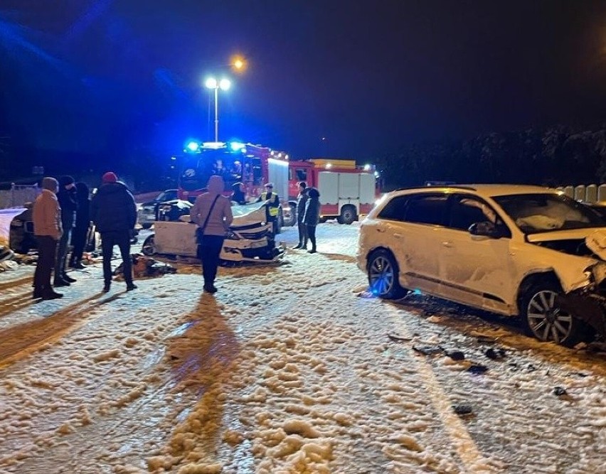 Karambol na autostradzie A4 w Korczowej. Do szpitala zabrano 5 osób, w tym dzieci [ZDJĘCIA]