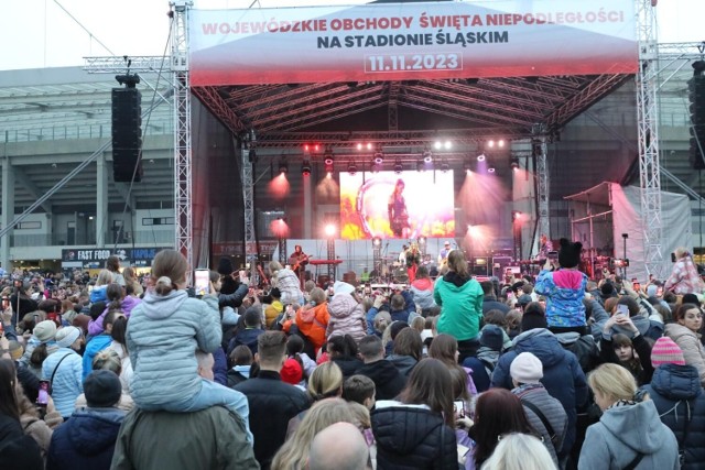 W sobotę, 11 listopada 2023r. przy Stadionie Śląskim odbył się koncert Julii Żagaj i zespołu Feel.