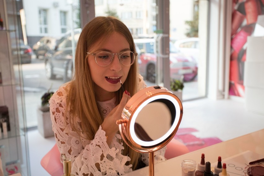 Lip Lab - jedyne w Polsce miejsce, w którym stworzycie szminkę o dowolnym kolorze, zapachu i smaku