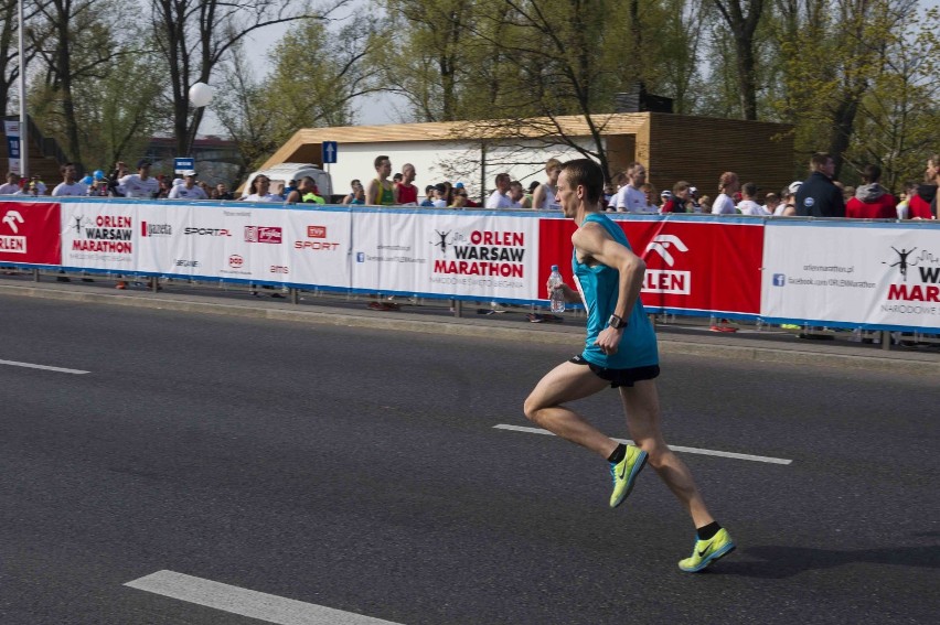 Orlen Warsaw Marathon 2014. 20 tysięcy biegaczy na trasie...