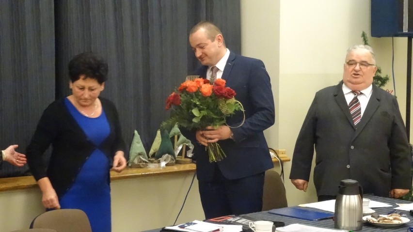Burmistrz Tomasz Lesiński skończył 40 lat. Jubileusz świętowano na sesji Rady Miejskiej [FOTO]