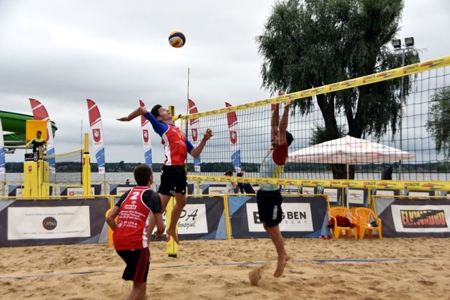 Mimo braku słońca nikt nie narzekał na mało plażową pogodę, ciesząc się długo wyczekiwaną możliwością gry na piasku