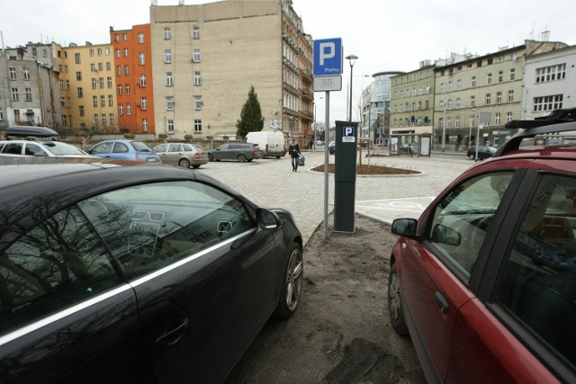 Parking na ul. Mieszka I w pobliżu pl. Bema