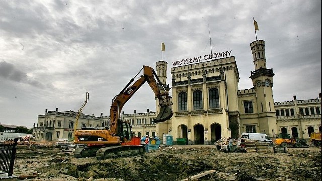 Za utrzymanie porządku w holu dworca zapłacimy z własnej kieszeni, dopłacając do biletu