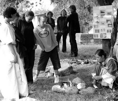 Archeolodzy z Torunia zaprezentowali dotychczasowe efekty wykopalisk na wystawie plenerowej.   Fot. R. Grzelak