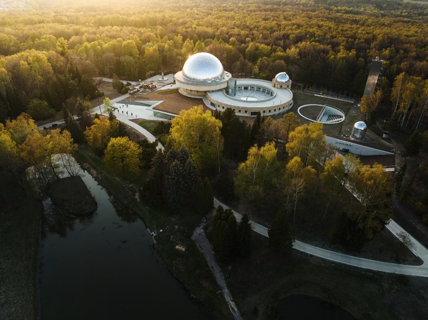Planetarium Śląskie OLŚNIEWA po remoncie - zobacz GENIALNE zdjęcia z drona! Wkrótce otwarcie - sprawdź PEROGRAM i CENNIK