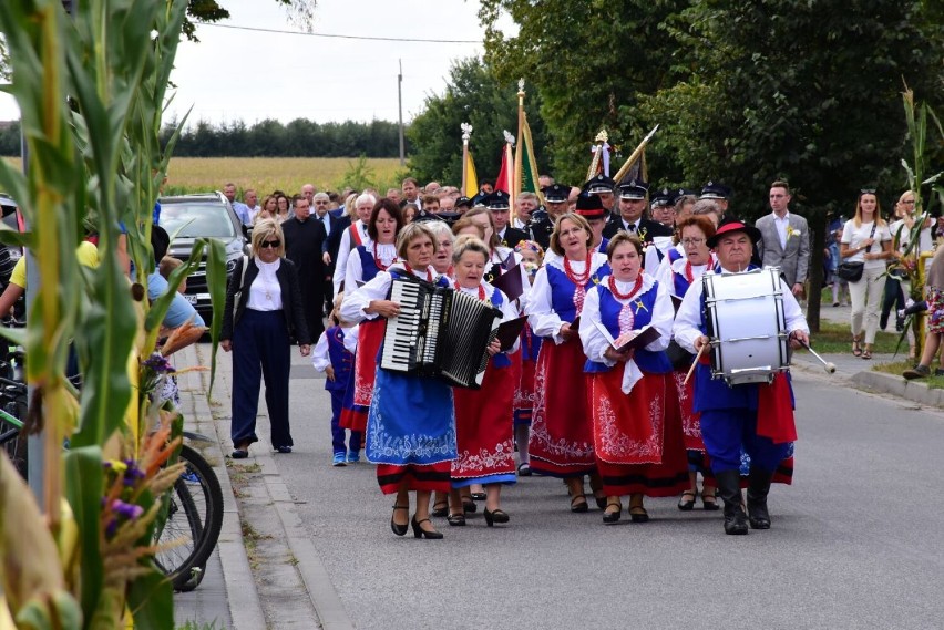 Tak było na dożynkach w Rojewie z zespołem Top One....