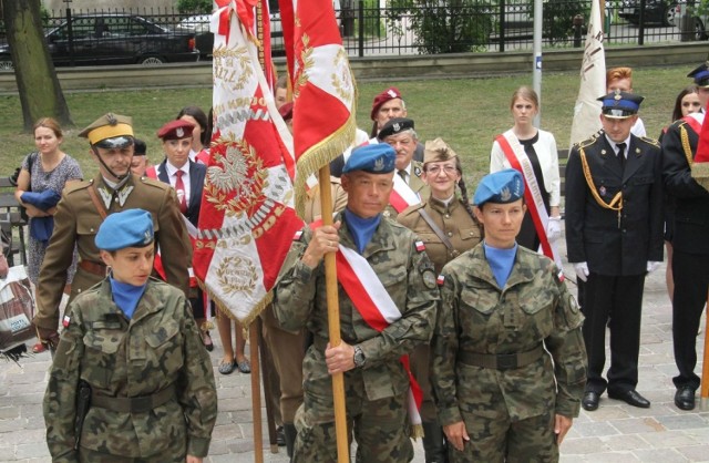 W związku z obchodami 98-lecia 2 Pułku Artylerii Lekkiej Legionów nie mogło zabraknąć prezentacji pocztów sztandarowych.