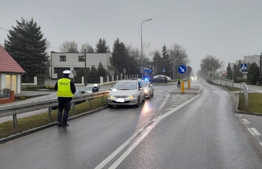 Poszkodowany trafił do szpitala z urazem nogi.