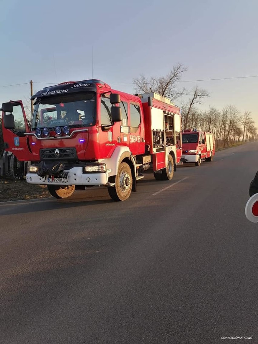 Samochód wypadł z drogi w gminie Janowiec Wielkopolski. Kierowcy nie było na miejscu zdarzenia 
