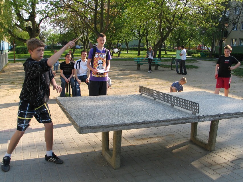 Głogów: I Podwórkowy Turniej Tenisa Stołowego na osiedlu Hutnik w Głogowie