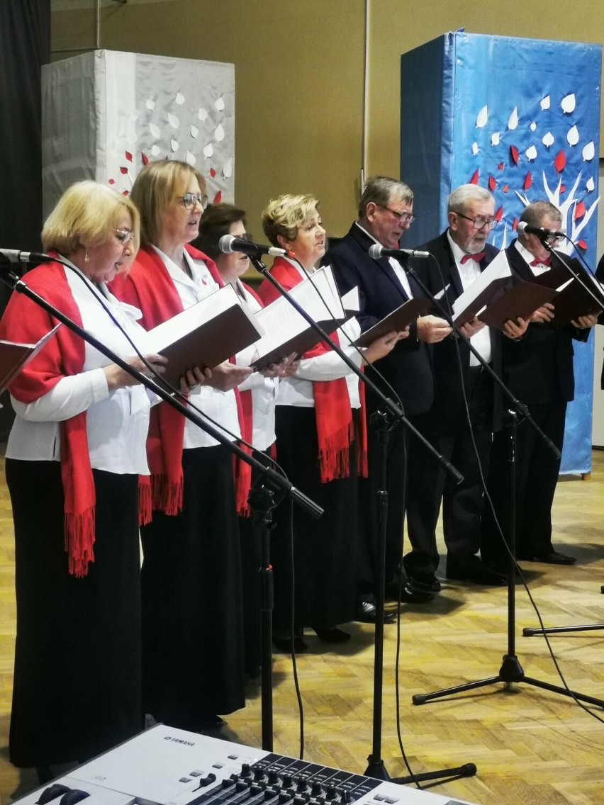 Przegląd Piosenki Patriotycznej „Matecznik” w Szadku  ZDJĘCIA