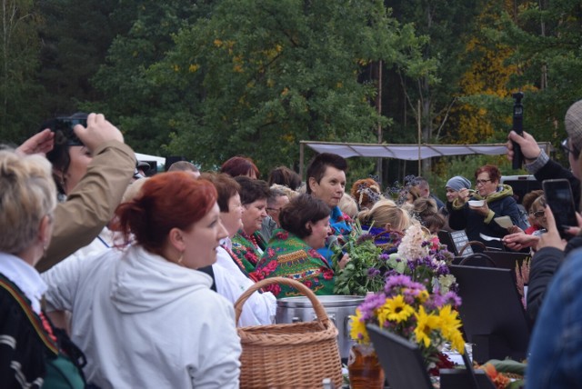 W Muzeum Wsi Radomskiej, podczas Święta Pieczonego Ziemniaka były tłumy gości.