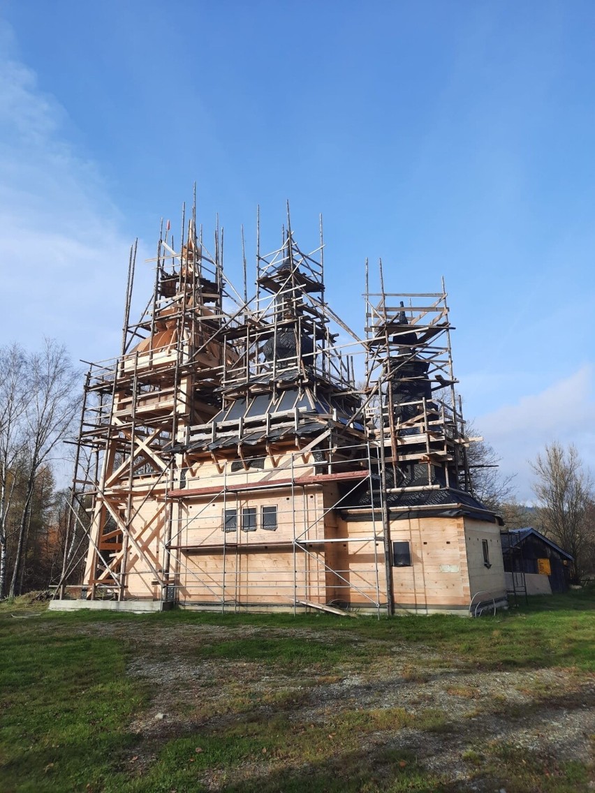Budowa cerkwi w Gładyszowie - tegoroczny etap prac został już zamknięty. Budowlańcy wrócą wiosną, by dokończyć dach