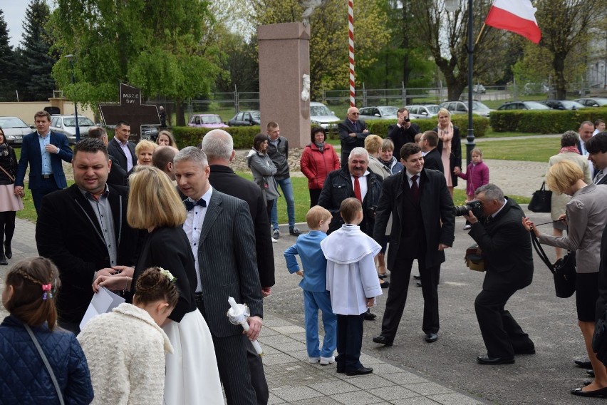 Pierwsza komunia święta w Kościele Garnizonowym odbyła się w...