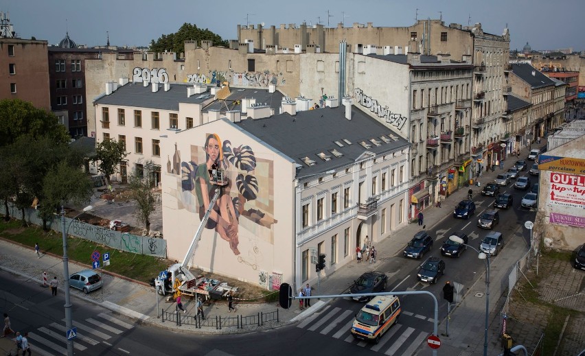 Na ścianie kamienicy przy ul. Więckowskiego 9 powstał nowy mural Fundacji Urban Forms.