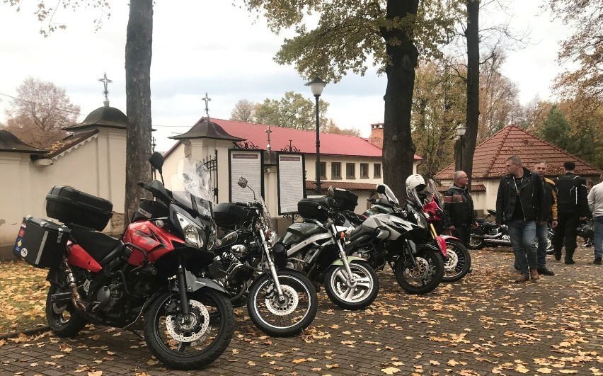 Udane zakończenie sezonu motocyklowego. Kierowcy jednośladów spotkali się w Sanktuarium w Rychwałdzie.