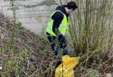 Stryszów. Kto tu tak naśmiecił? Wójt gminy sprząta i zachęca do pomocy. Zobacz zdjęcia 