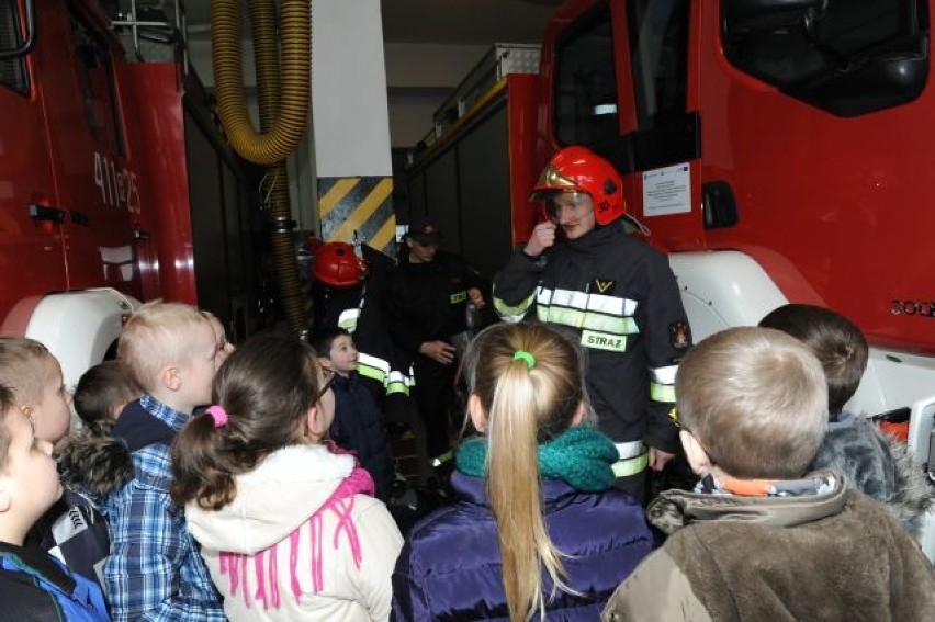 Wizyta dzieci u strażaków z Brzozowa
