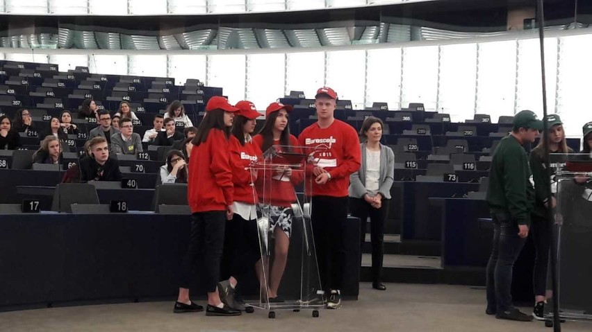 Malbork. Uczniowie ZSP 3 reprezentowali Polskę w Parlamencie Europejskim. W Strasburgu została podsumowana "Euroscola"