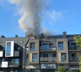 Pożar mieszkania na wrocławskim Ołtaszynie. Jedna osoba jest ranna [ZDJĘCIA]