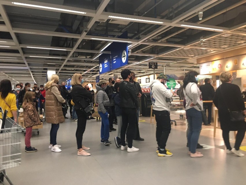 Katowicka Ikea została oblężona przez tłumy klientów.