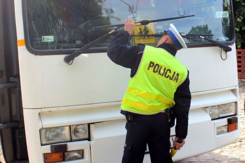 Policjanci z Lipna kontrolują coraz więcej autokarów i...