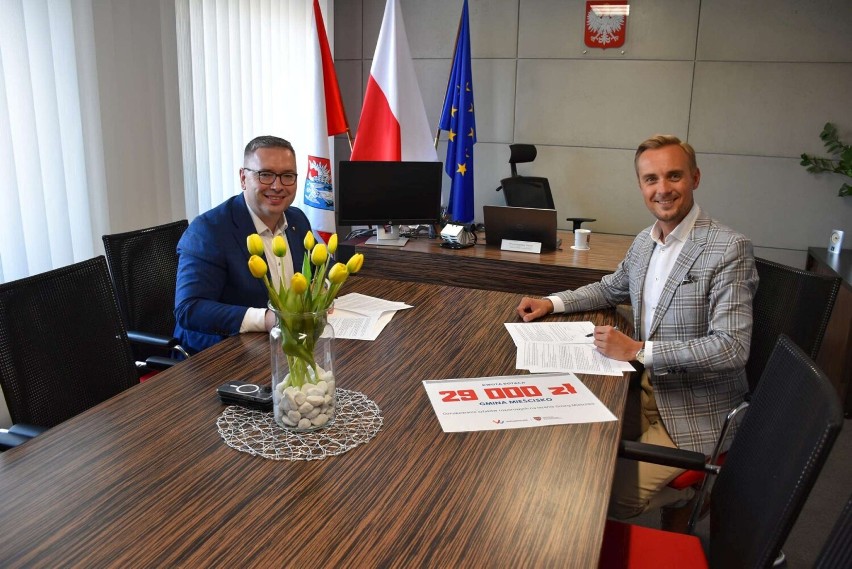 Mieścisko odwiedził Jacek Bogusławski - członek Zarządu Województwa Wielkopolskiego. Będzie kolejne dofinansowanie dla gminy.