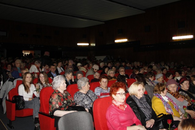 Galę z okazji Dnia Kobiet zorganizowano w kraśnickim Centrum Kultury i Promocji