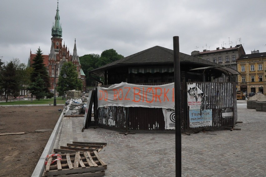 Kraków. Bal wiedeński wokół kiosku na Rynku Podgórskim [ZDJĘCIA]