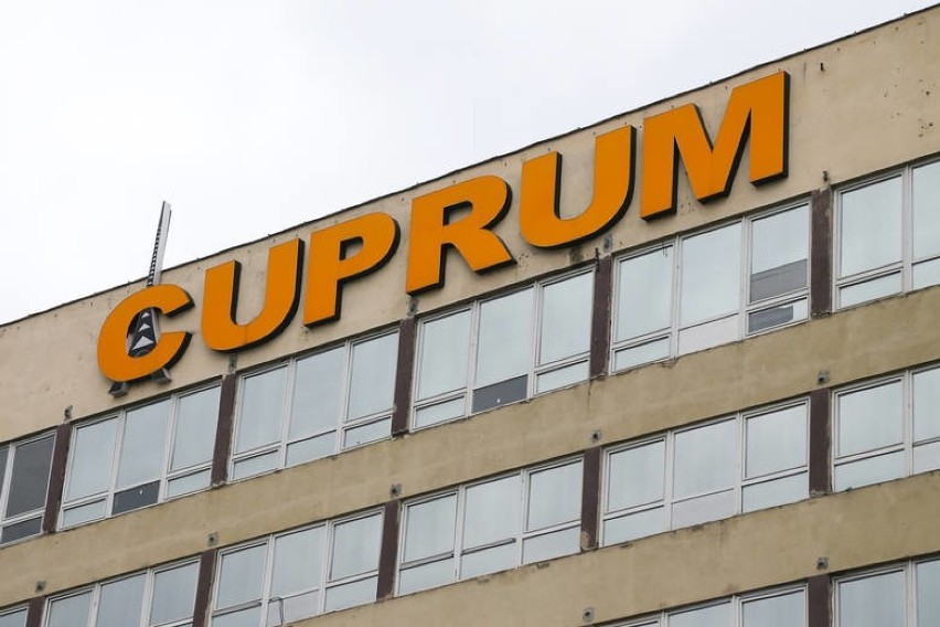 Wyburzanie rozpoznawalnego biurowca Cuprum obserwował w 2015...