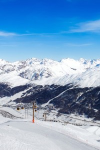 Ile kosztują skipassy na narty we Włoszech? Sprawdziliśmy ceny w 15 ośrodkach