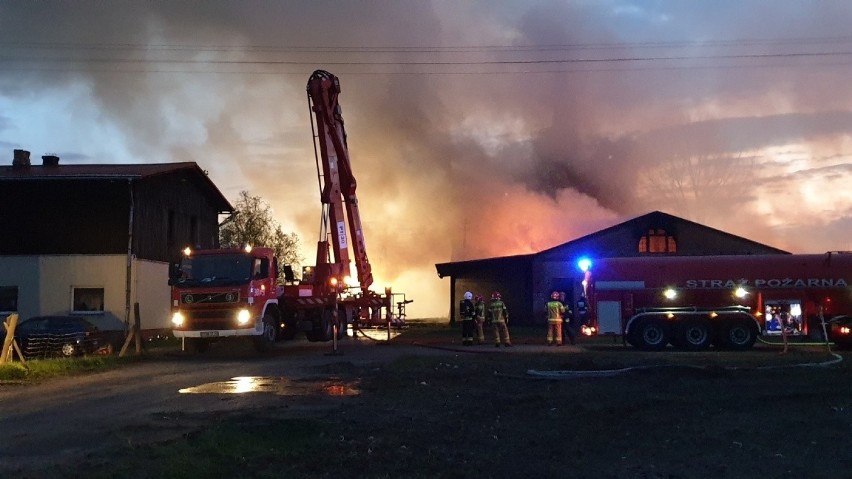 Pożar byłego tartaku w Niedoradzu k. Nowej Soli