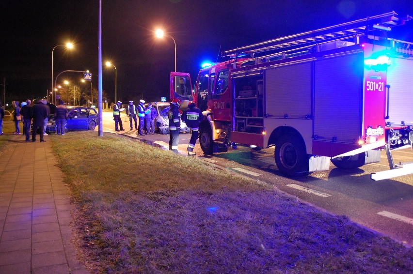 Wypadek koło BP w Celbowie 13.12.2015. Nadmorska Kronika...