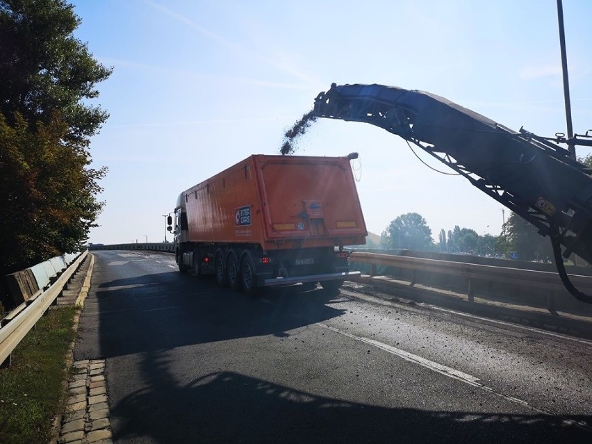 Wrocław. Zobacz, jak znika estakada na pl. Społecznym. Wyburzanie rozpoczęte