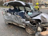 Koszmarny wypadek na ul. Piastowskiej w Bielsku-Białej. Trzy osoby ciężko ranne w szpitalu