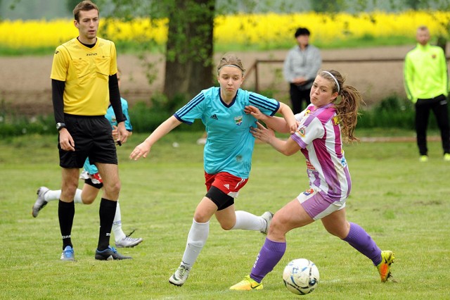 Piłkarki z Górzna udzieliły w niedzielę „Fuksiarom” lekcji futbolu.