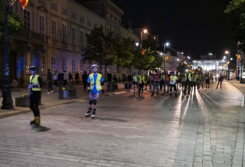 Nightskating w Warszawie 2022. Rolkarze znów opanowali miasto. Tak wyglądała nocna jazda